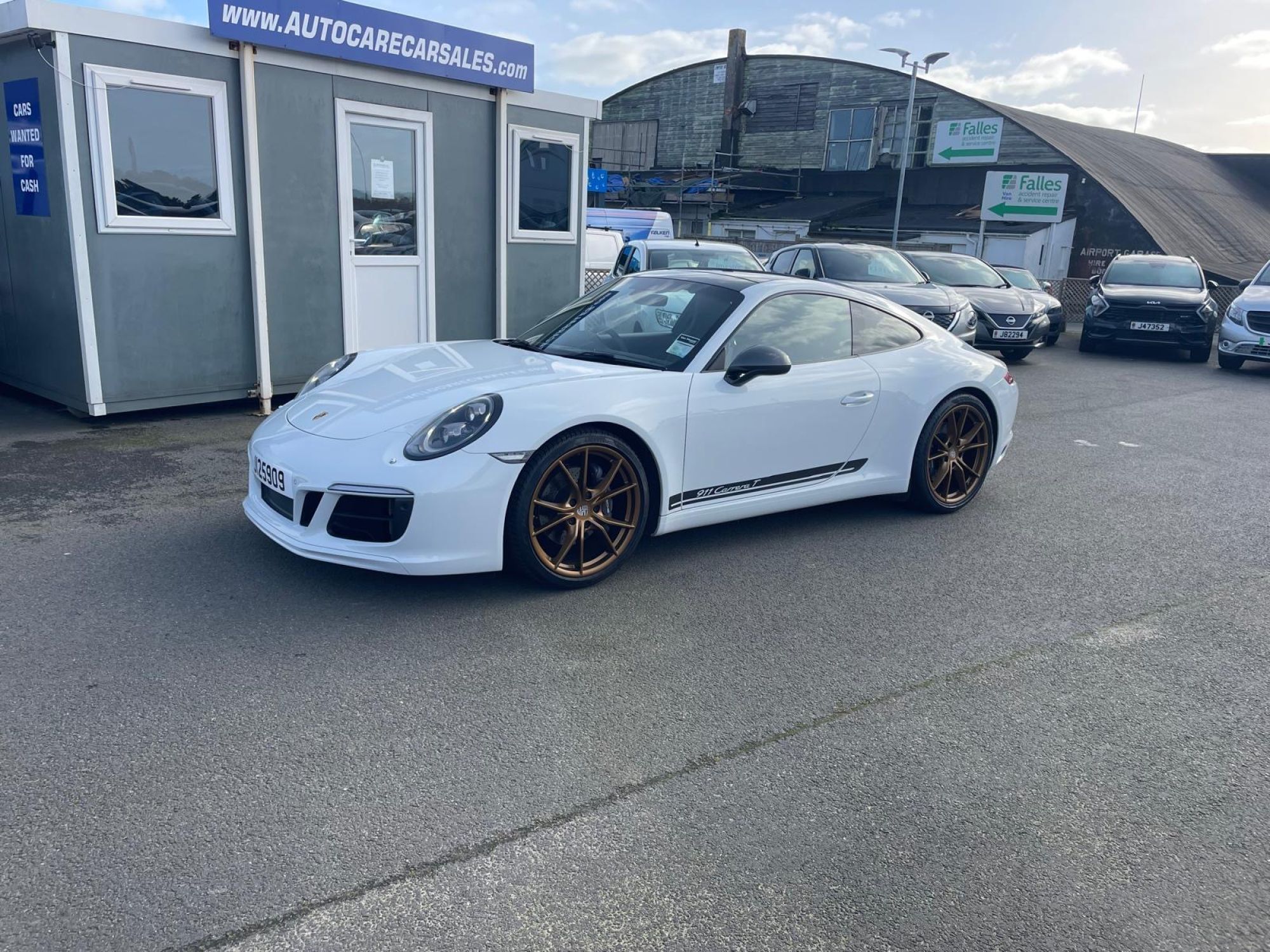 2018 PORSCHE 911 CARRERA T PDK (364bhp) COUPE**PANORAMIC GLASS ROOF AND FACTORY REAR SEAT DELETE OPTION