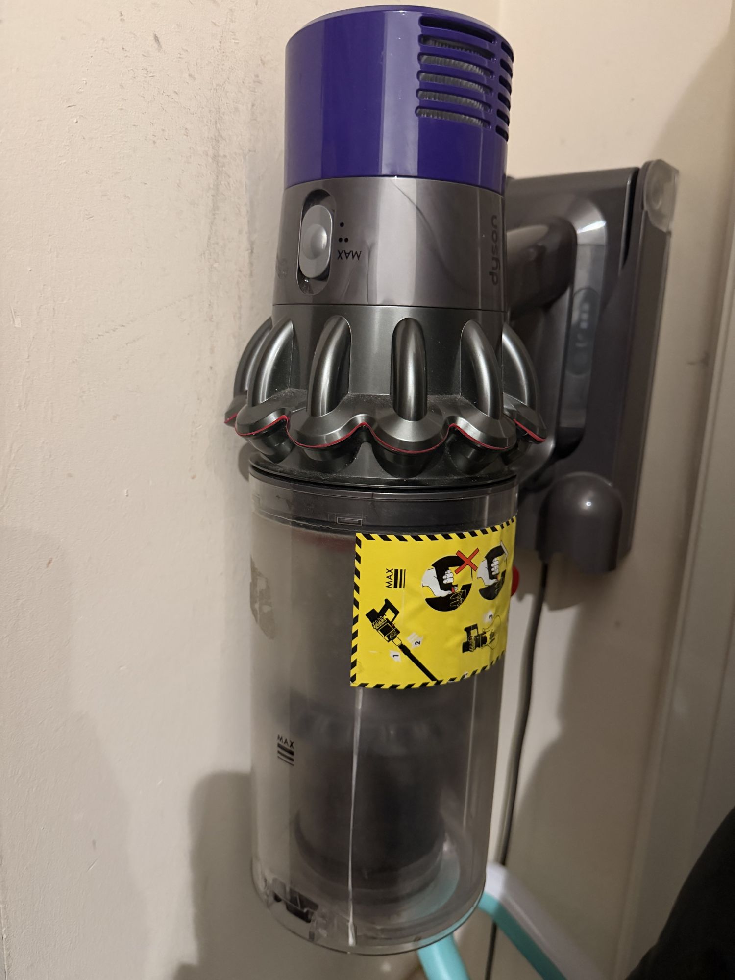 DYSON CYCLONE V10 TOTAL CLEAN